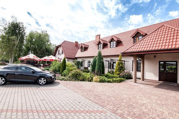 Pod Wierzba Hotel Uniejow Exterior photo